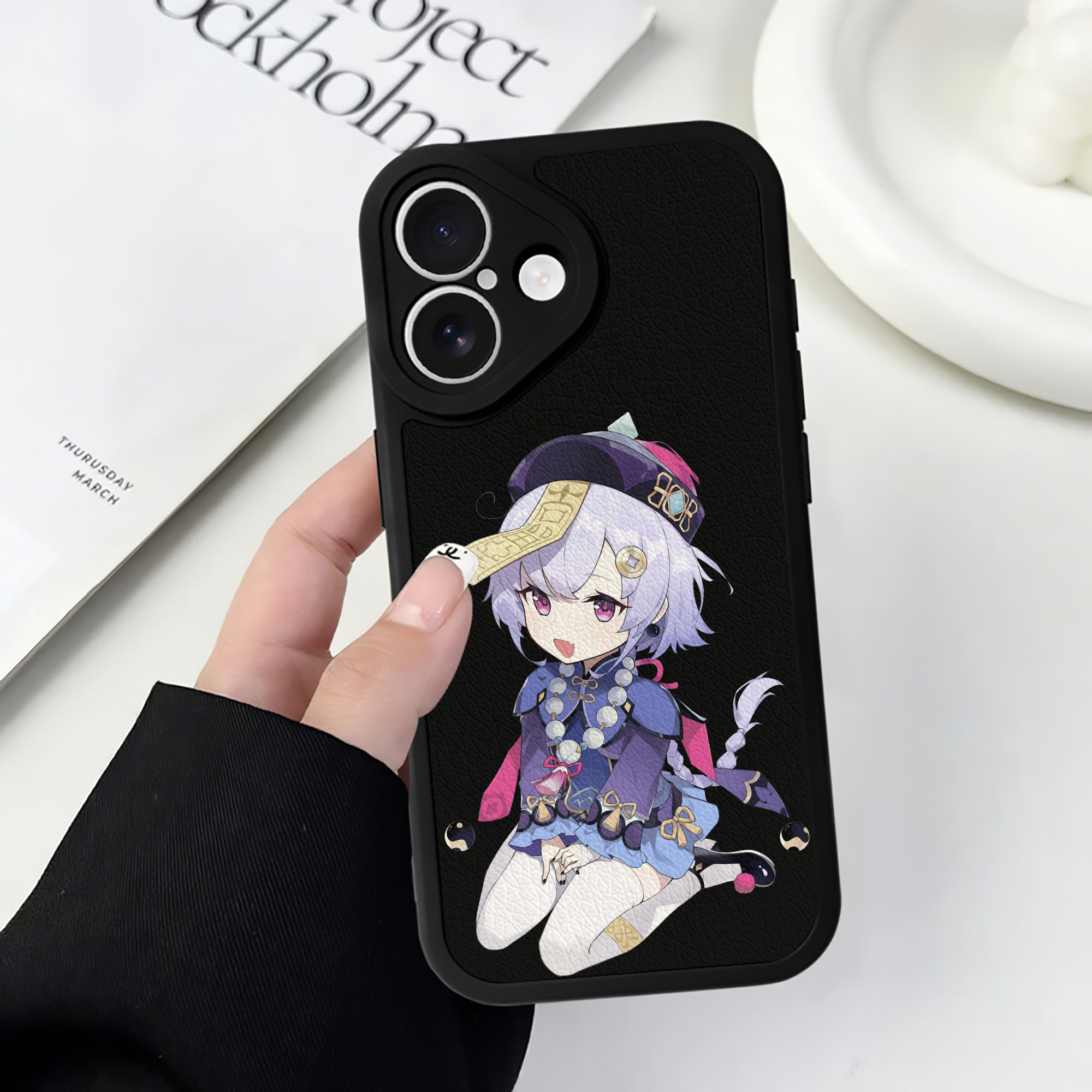 げんし神 七七 なな  genshin Nana 【iPhone 16シリーズ対応】シリコンスマホケース（レザー調） 材質：シリコン
